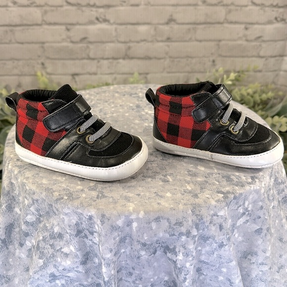 Carter’s Black & Red Plaid Fabric Crib High-Tops Baby Boy 6-9 Mos.🖤Like New❤️ - Picture 3 of 9